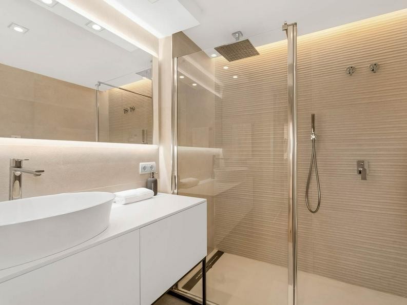 ELVIRIA — MARBELLA EAST