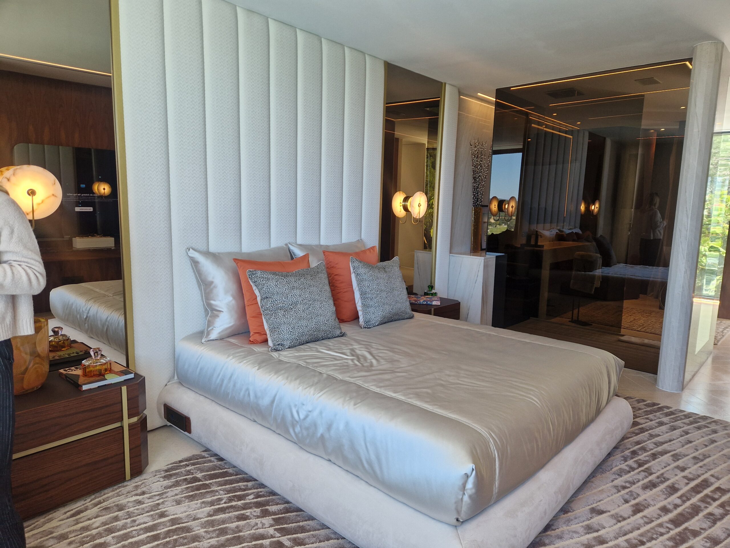 Contemporary Luxury Villa with Panoramic Golf & Sea Views in La Reserva de Sotogrande