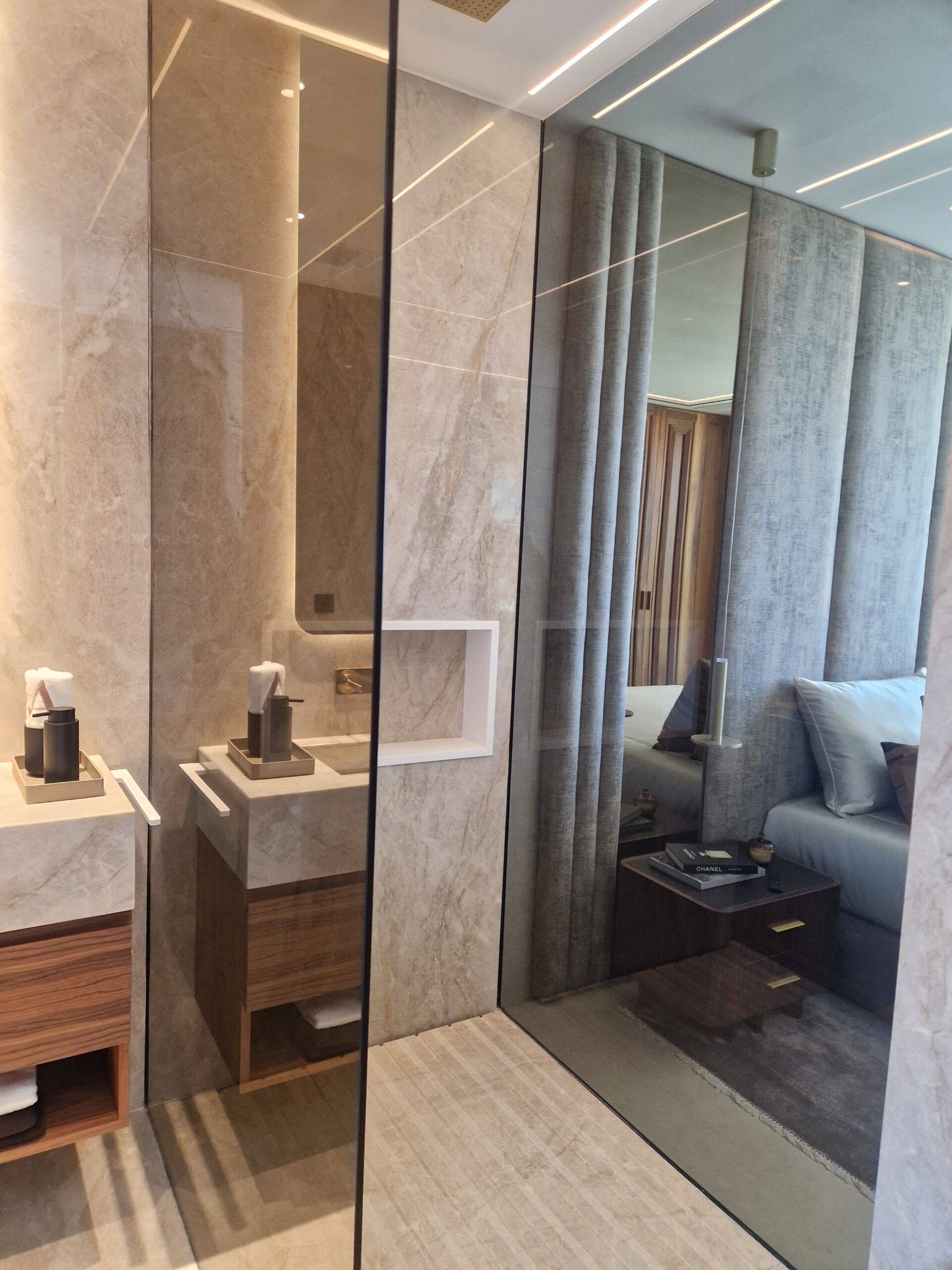 Contemporary Luxury Villa with Panoramic Golf & Sea Views in La Reserva de Sotogrande