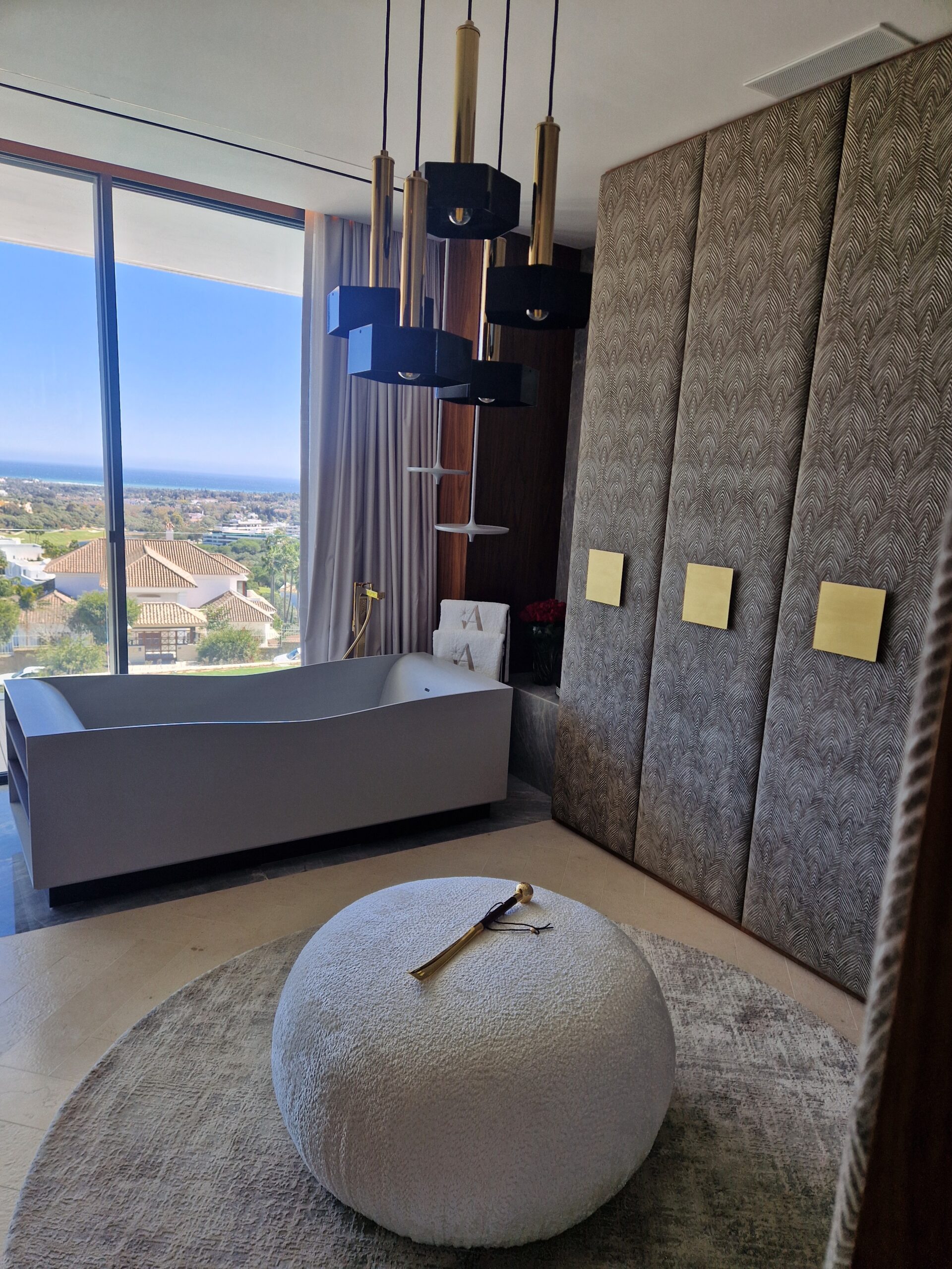 Contemporary Luxury Villa with Panoramic Golf & Sea Views in La Reserva de Sotogrande