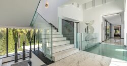 Contemporary Villa for Sale in Guadalmina Baja