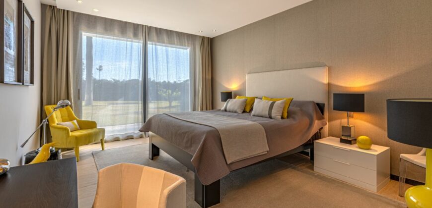 Contemporary Villa for Sale in Guadalmina Baja