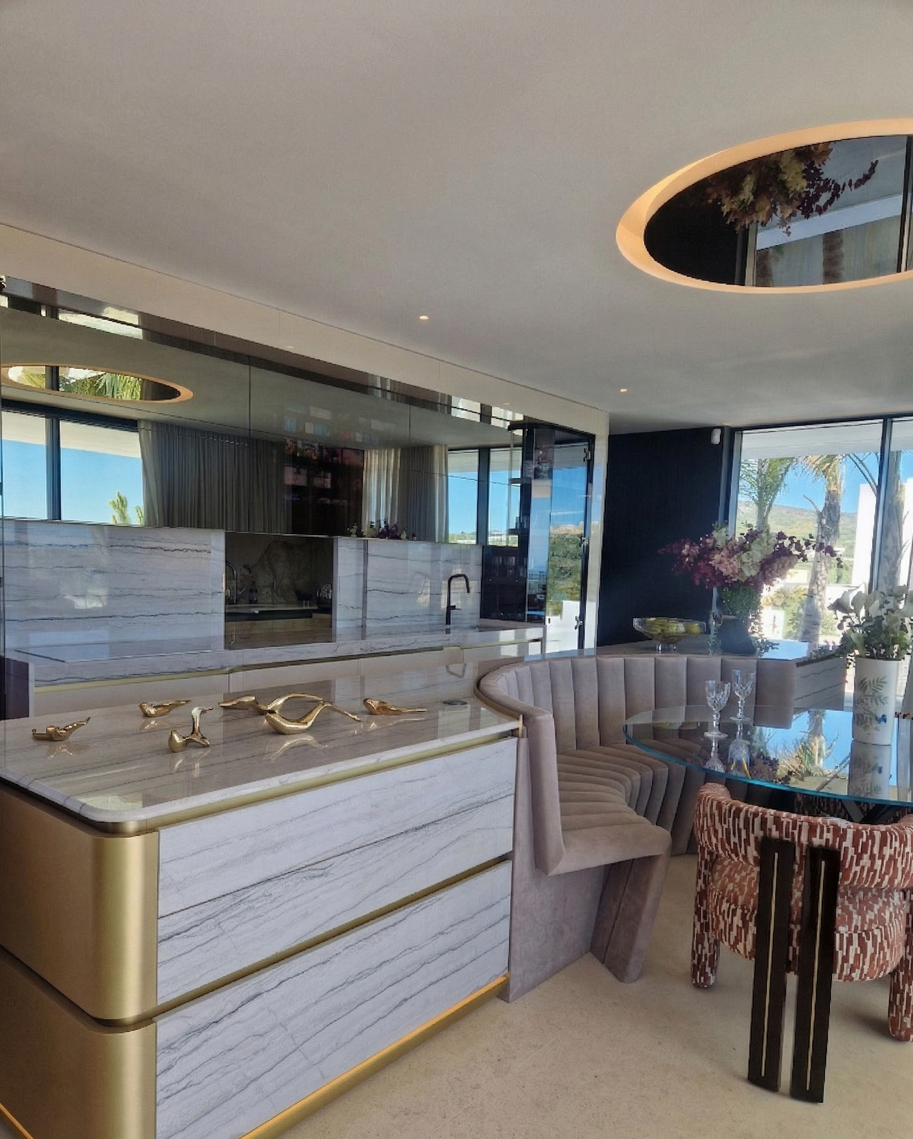 Contemporary Luxury Villa with Panoramic Golf & Sea Views in La Reserva de Sotogrande