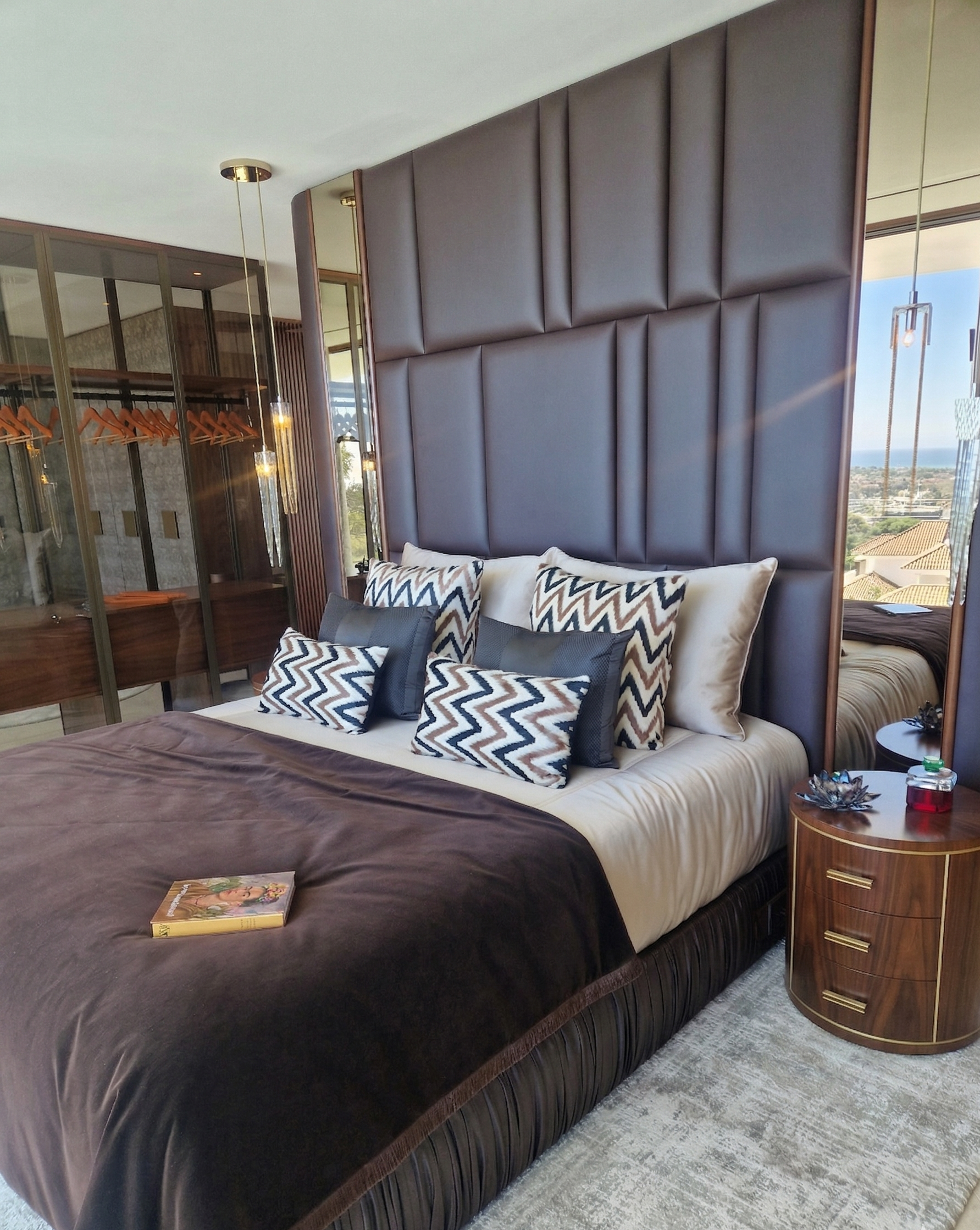 Contemporary Luxury Villa with Panoramic Golf & Sea Views in La Reserva de Sotogrande