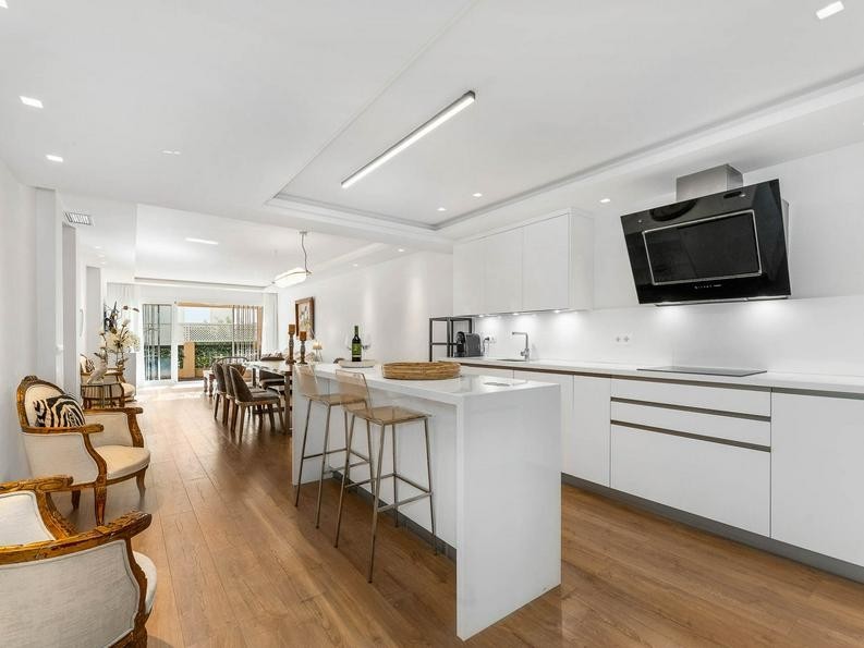 ELVIRIA — MARBELLA EAST