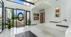 Elegante Villa junto a la playa de Guadalmina Baja