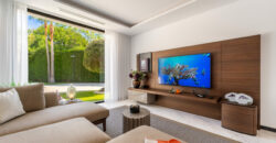 Elegante Villa junto a la playa de Guadalmina Baja