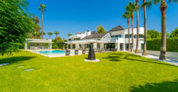 Elegante Villa junto a la playa de Guadalmina Baja